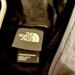 Northface small windwall jacket-black